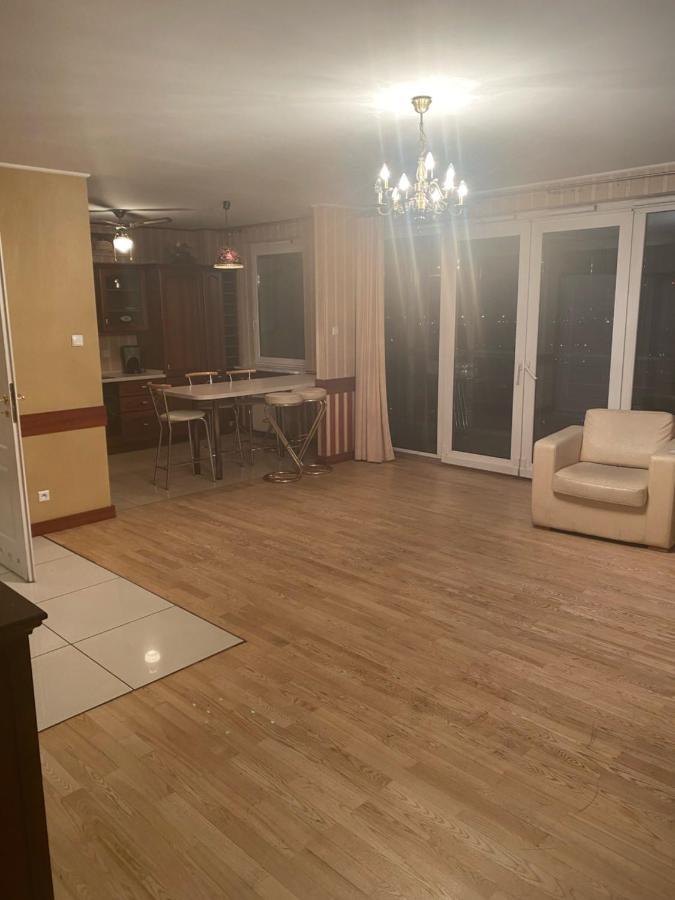 Babka Wiezowiec Noclegi Warschau Buitenkant foto