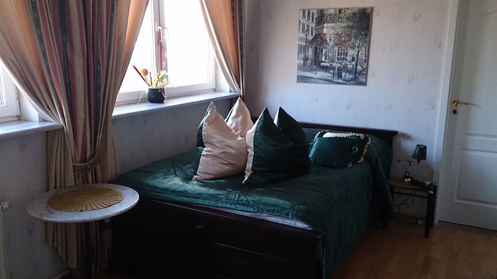 Babka Wiezowiec Noclegi Warschau Buitenkant foto